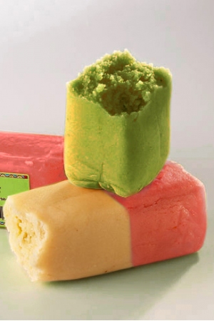 Pâte d'Amande Tricolore (33% d'Amande): Bahadourian, Pâte d'Amande  Tricolore (33% d'Amande) Paquet 250g - Fantasia, Cuisines des Continents